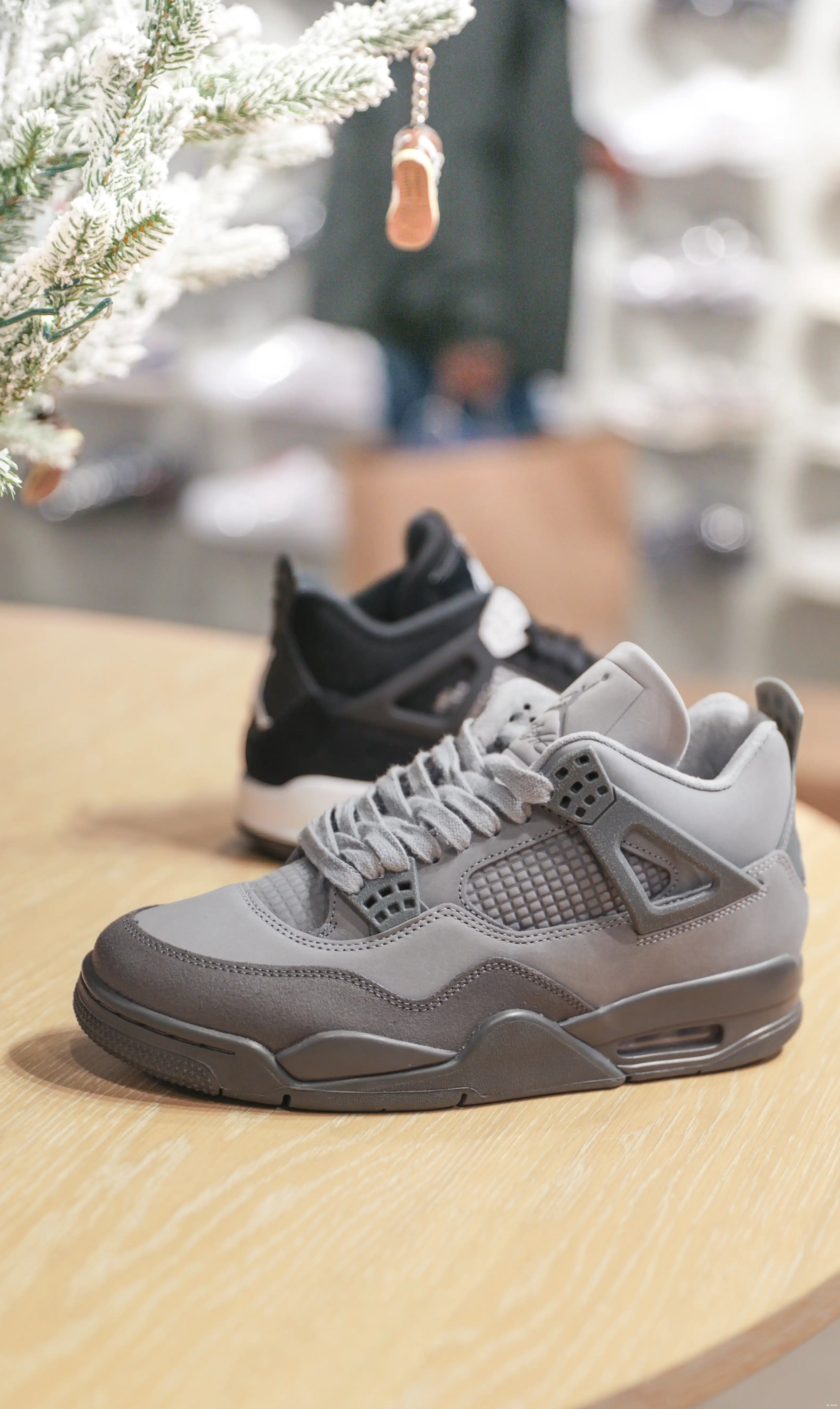 Retro SE 4 Wet Paris Cement Jordan Olympics 0513